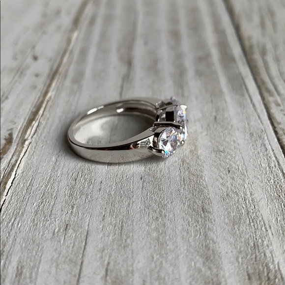 NEW Argento Vivo 3 Stone Sterling Silver Ring - Picture 5 of 8